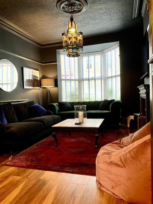 Chic Townhouse Near Tunnels Beaches Ilfracombe Exteriér fotografie